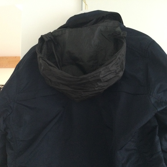 Luxury Windbreaker - Picture 5 of 9